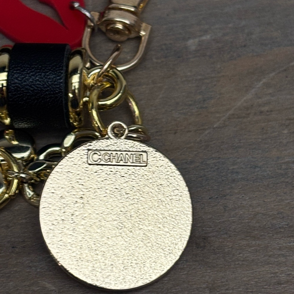 CHANEL CC Logo Lips White Enamel Medallion Charm, Keychain, Bag Charm 5.5 in. - Picture 8 of 8